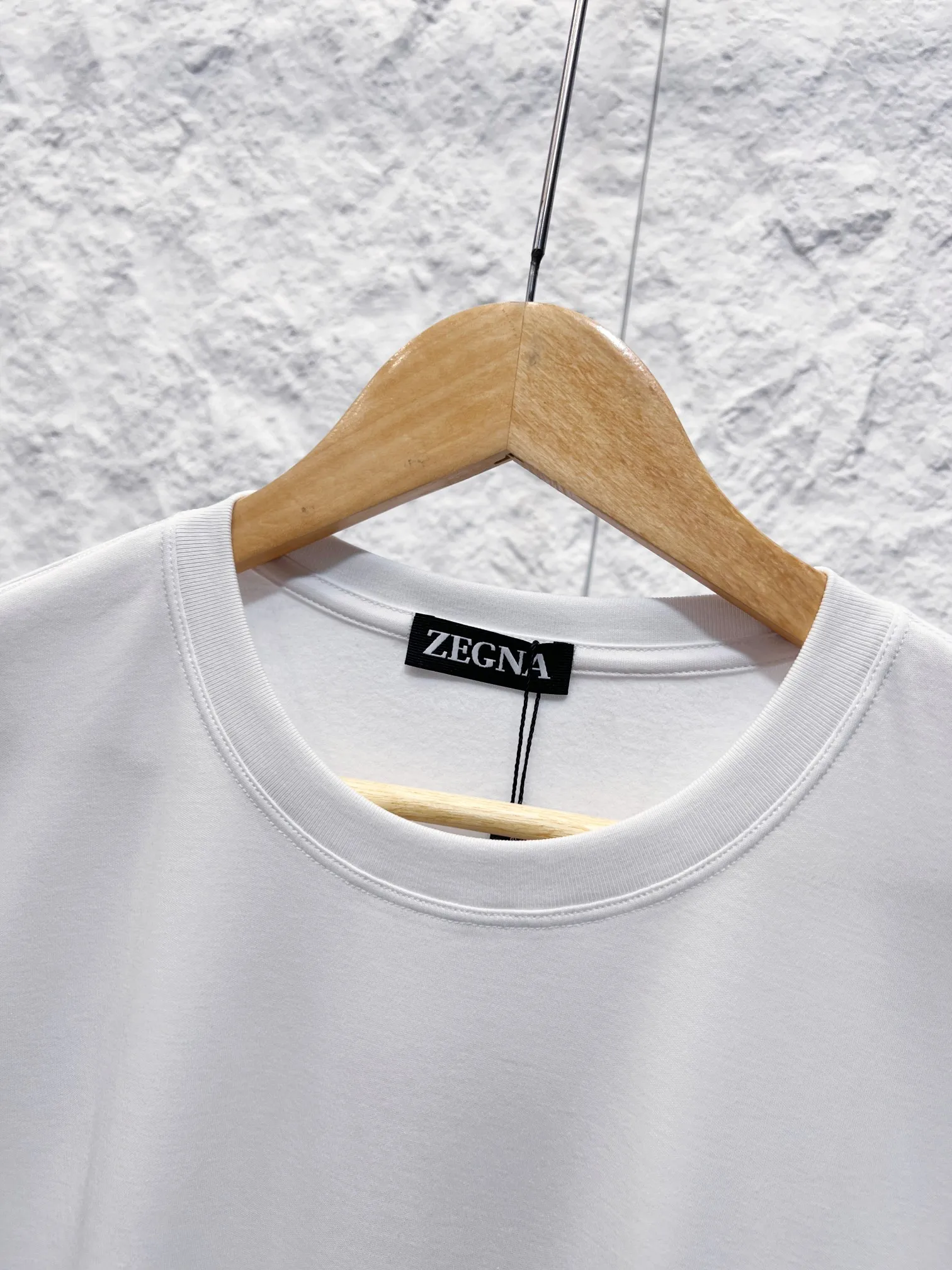 ZEGNA（ In Stock ） LOGO ： ZEGNA 3 ： ， ， 。 T ， ， ， 。 ZEGNA ， ， ， 。 ， 。 、 。 ：Black White Sizes：S-2XL （ ）